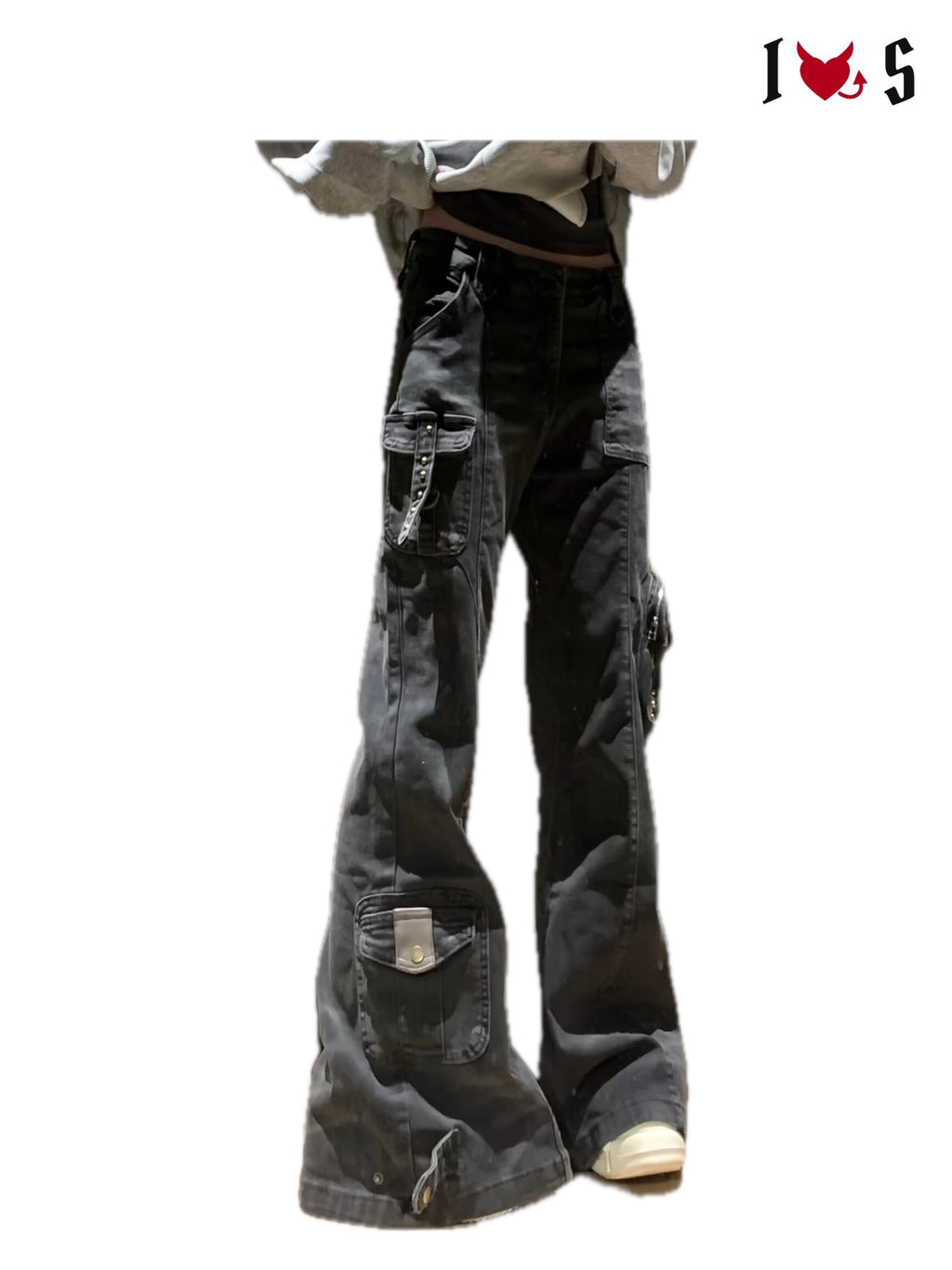 Cargo flare jeans side view