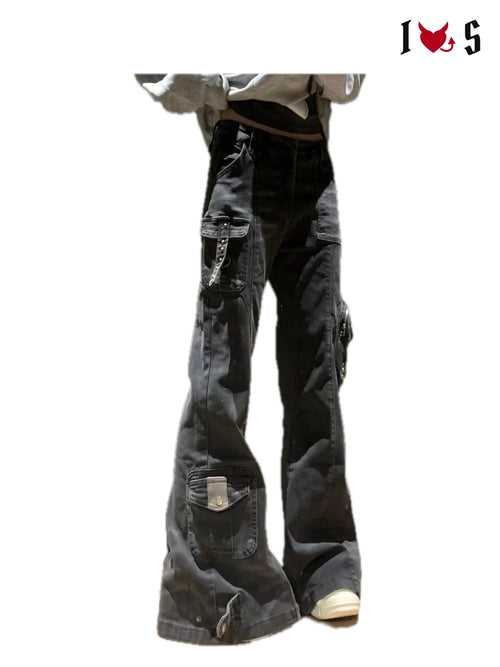 Cargo flare jeans side view